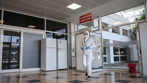 Antalya Havalimanı'nda Kovid-19 laboratuvarı açıldı