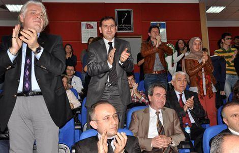 Tıp öğrencisi konuştu, başhekim ayakta alkışladı