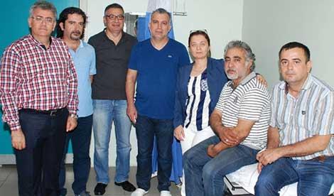 Doktoru linç edilmekten hastaları kurtardı
