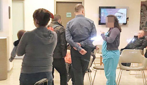 Özel hastane acilinde muayene ücreti var, doktor yok