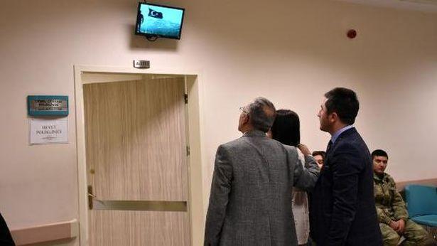 Hastanede 'Zeytin Dalı Harekatı'na Türk bayraklı destek