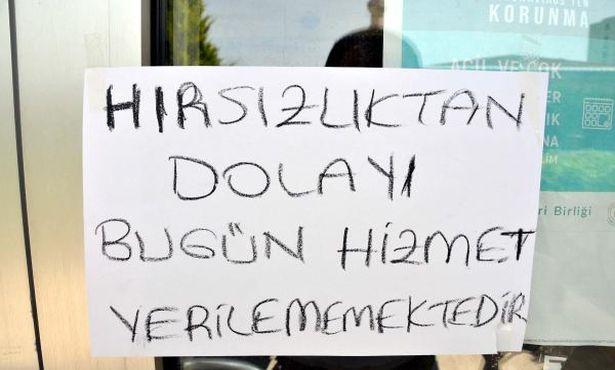 Hırsızlar aile sağlığı merkezine girdi: 'Bu merkezde hırsızlıktan dolayı hizmet verilmemektedir'