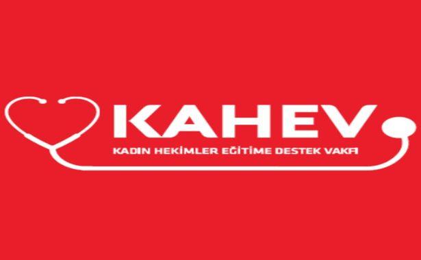 Doktor anneler, hayatını kaybeden sağlık çalışanlarının çocuklarına burs veriyor