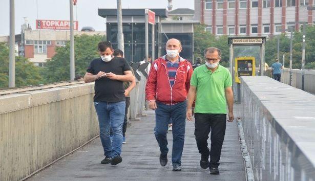 İstanbullular diğer illere göre 2 kat fazla Covid-19 riski altında