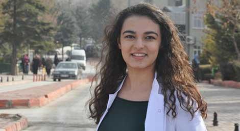 Doğduğu hastanede doktorunun öğrencisi oldu