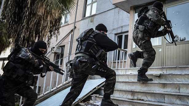 Nusaybin Devlet Hastanesi'nde nefes kesen operasyonun görüntüleri