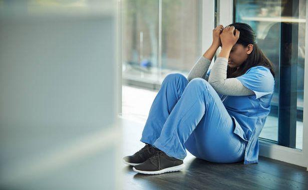 Alkışlar kısa sürdü! Sağlık çalışanlarına yönelik şiddet yine 'normal'leştirildi
