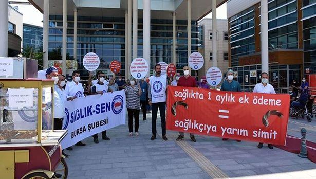 Sağlık çalışanlarından ek ödeme protestosu: Yarım simit bile alınmıyor