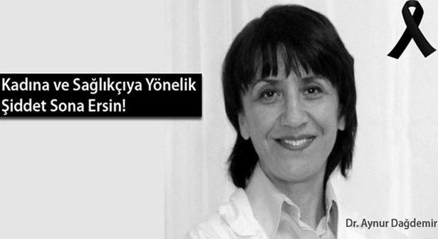Samsun'da öldürülen doktor mezarı başında anıldı