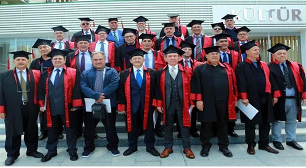 1979'da mezun oldular, 40 yıl sonra Hipokrat Yemini ettiler