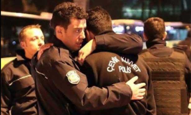 Plastik cerrahi profesörü o geceyi anlattı: Artık Çevik Kuvvetin adı Çelik Kuvvet..