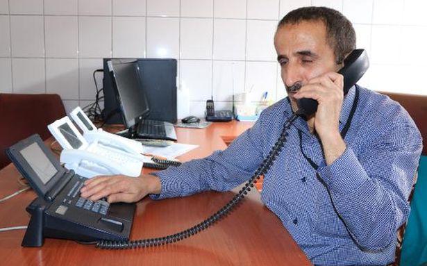 Görme engelli sağlık memurunun hafızasında bin telefon numarası var