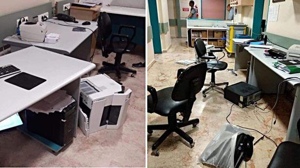 Tedavi gören hasta hayatını kaybetti... Hasta yakınları hastaneyi talan etti 