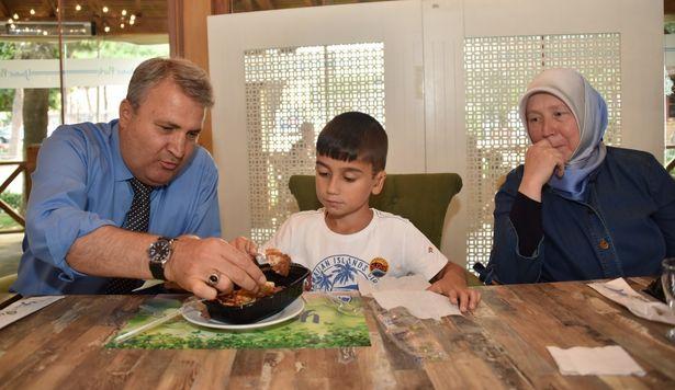 Doktor Belediye Başkanı'ndan çölyak hastalarına özel hizmet: Glutensiz ürünler Meydan Kafede