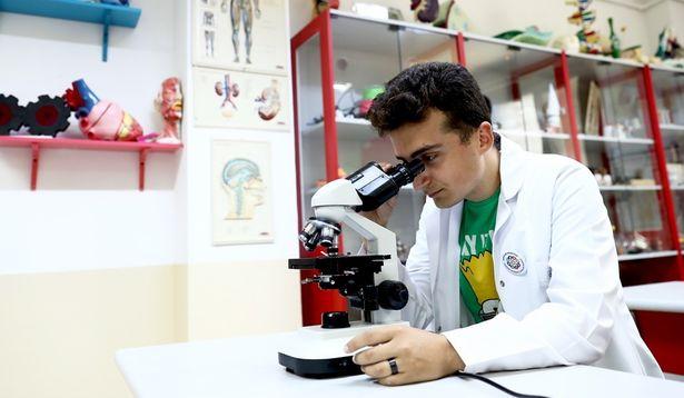 Lösemiyi yendi, şimdi lösemi hastaları için doktor olacak