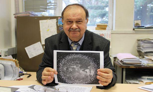  Prof. Dr. Selim Şeker: 'Büluğ çağından önce kullanılan cep telefonu vücut sağlıklı olarak gelişemez' 