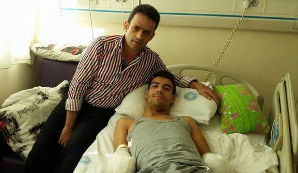 Türkiye'nin 4'üncü çift kol nakli ameliyatını Prof. Dr. Ömer Özkan ve ekibi yaptı