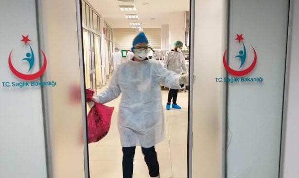 Ankara’da Covid-19 tanısı konulan sağlık çalışanı sayısı 943’e yükseldi