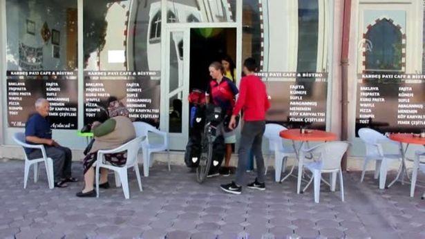 Bisikletiyle dünya turuna çıkan hemşire Türkiye durağında: 'Türkiye ve Türk insanı çok güzel'