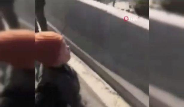 Hemşire annesi koronavirüsle mücadele ediyor, o annesini özlüyor