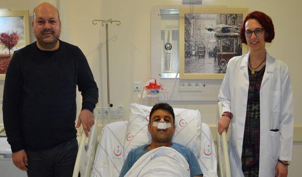 Ses kısıklığı şikayeti vardı, burnundan 4 santimetrelik tümör çıkarıldı
