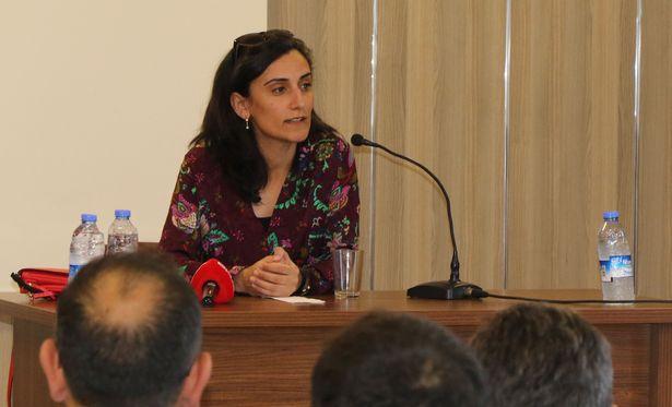 Bitmeyen kalp pilinin mucidi Dr. Canan Dağdeviren'den erken teşhis sütyeni