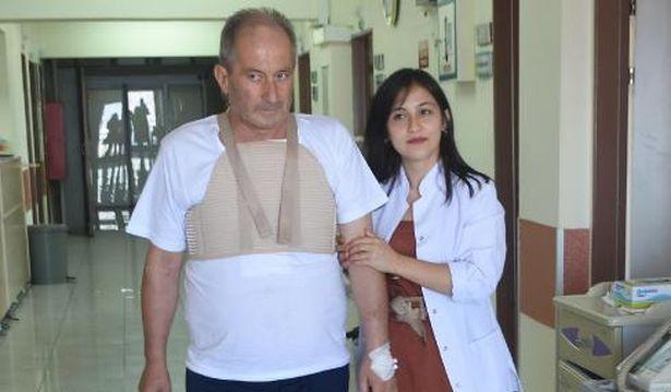 Tıp Fakültesini birincilikle bitirdi... Bir gün sonra kalp krizi geçiren babasının takibini yapıyor