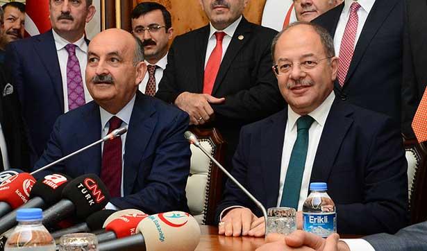 Müezzinoğlu görevi Recep Akdağ'a devretti