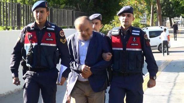 Muayenehanesinden FETÖ elebaşının kitabı çıkan doktor adliyeye sevk edildi