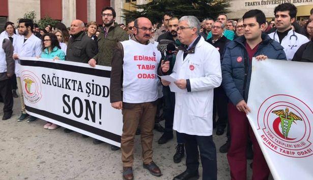 Tabip Odası şiddet olaylarını protesto etti: 'Yasal düzenleme yapılmaması göz yummaktır'
