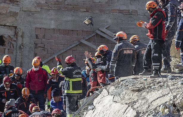 Sağlık Bakanı Koca: Hastanelerde tedavileri devam eden yaralılarımızın sayısı 104'e düştü