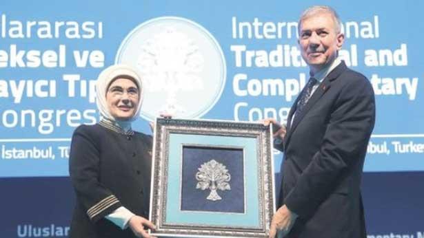 'İlaç endüstrisi tıp mesleğini kontrolüne aldı'
