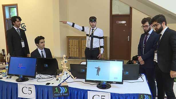 Bilkent öğrencilerinin projesi: Hastayı doktora götürüyor, yanlışlarda uyarıyor