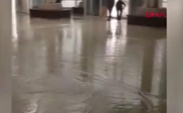 Muğla'da Eğitim Araştırma Hastanesini su bastı... Vatandaş sosyal medyada tepki gösterdi