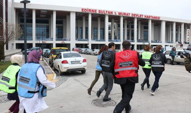 Hastanede bomba tatbikatı: Gerçek sanan hasta yakınları panik yaşadı