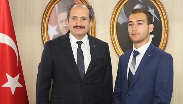 Tıp fakültesinden hoca ve öğrencisi milletvekili olmak için yarışacak
