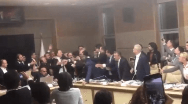 Şiddetin önlenmesini içeren yasa teklifi görüşmelerinde vekiller birbirine girdi!... İşte ayrıntılar