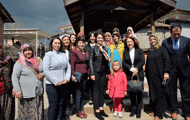 Kocaeli İl Sağlık'tan örnek proje: Sağlık ekipleri köy köy sağlık eğitimi veriyor