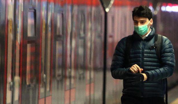 Tatil için İspanya'ya giden İtalyan doktorda Kovid-19 tespit edildi