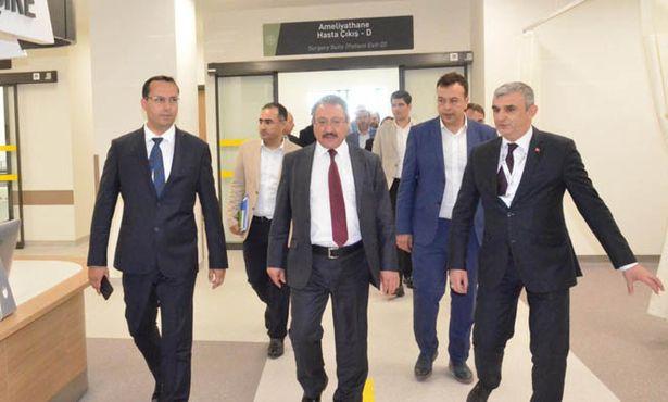 Sağlık Bakan Yardımcısı Bursa Şehir Hastanesinde incelemelerde bulundu 