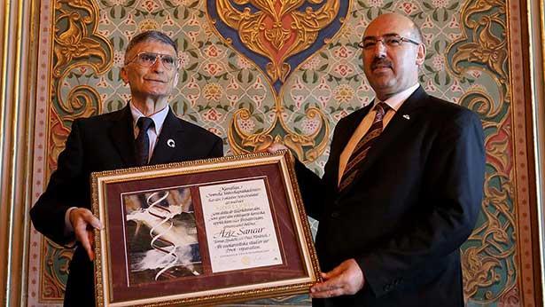 Prof. Dr. Sancar Nobel'i üniversitesine bağışladı