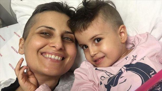 Öykü Arin'in annesi Sağlık Bakanlığına seslendi: Bir an önce 150 bine yakın numunenin çalışılmasını talep ediyorum