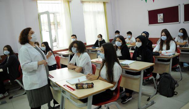 Geleceğin sağlık çalışanlarından 'lösemi'ye dikkat çeken eylem