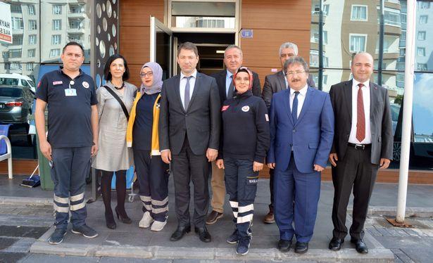 Türkiye genelinde 5 bin 400 ambulans ve 17 ambulans helikopter