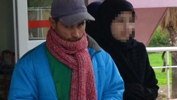 Hekim tedaviye gelen hastayı görünce kimliğine baktı... Hemen polisi aradı 