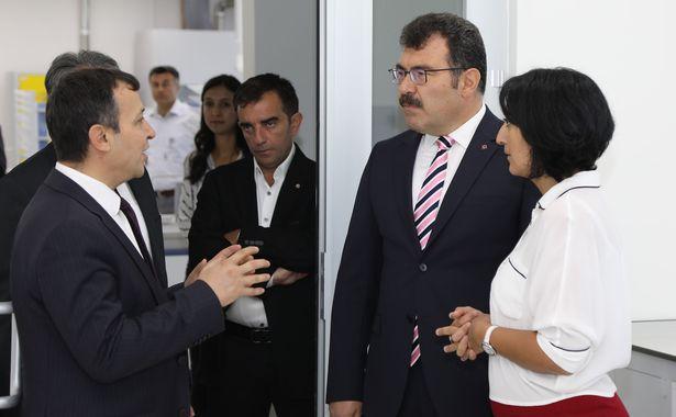 Türk bilim insanlarının geliştirdiği aşı tasarımları mutasyonlara karşı daha hızlı yenilenebiliyor