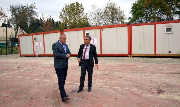 Depremde zarar gören veterinerlik fakültesi konteynerlerde hizmetini sürdürecek