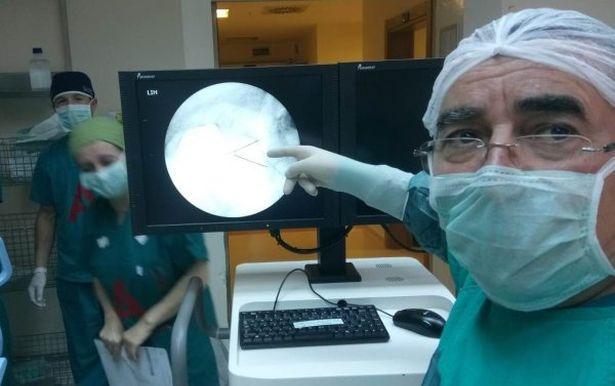 Doktorlar bile şaşırdı... 66 yıl vücudunda iğnelerle yaşayan kadın ameliyata alındı 