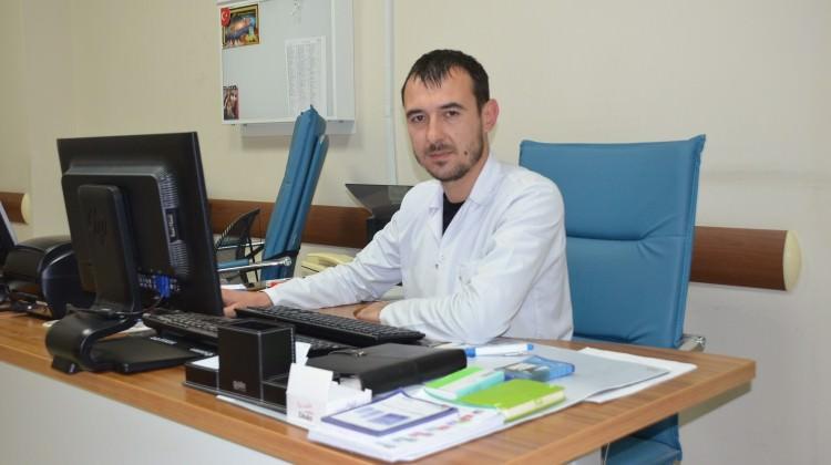 Yılın doktoru seçilen KBB uzmanı: Günde 150 hastaya bakıyorum