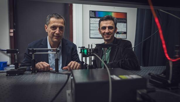 Koç Üniversitesi'nde hastanın tedavi sonrası nasıl göreceğini deneyimleyeceği aygıt geliştiriliyor